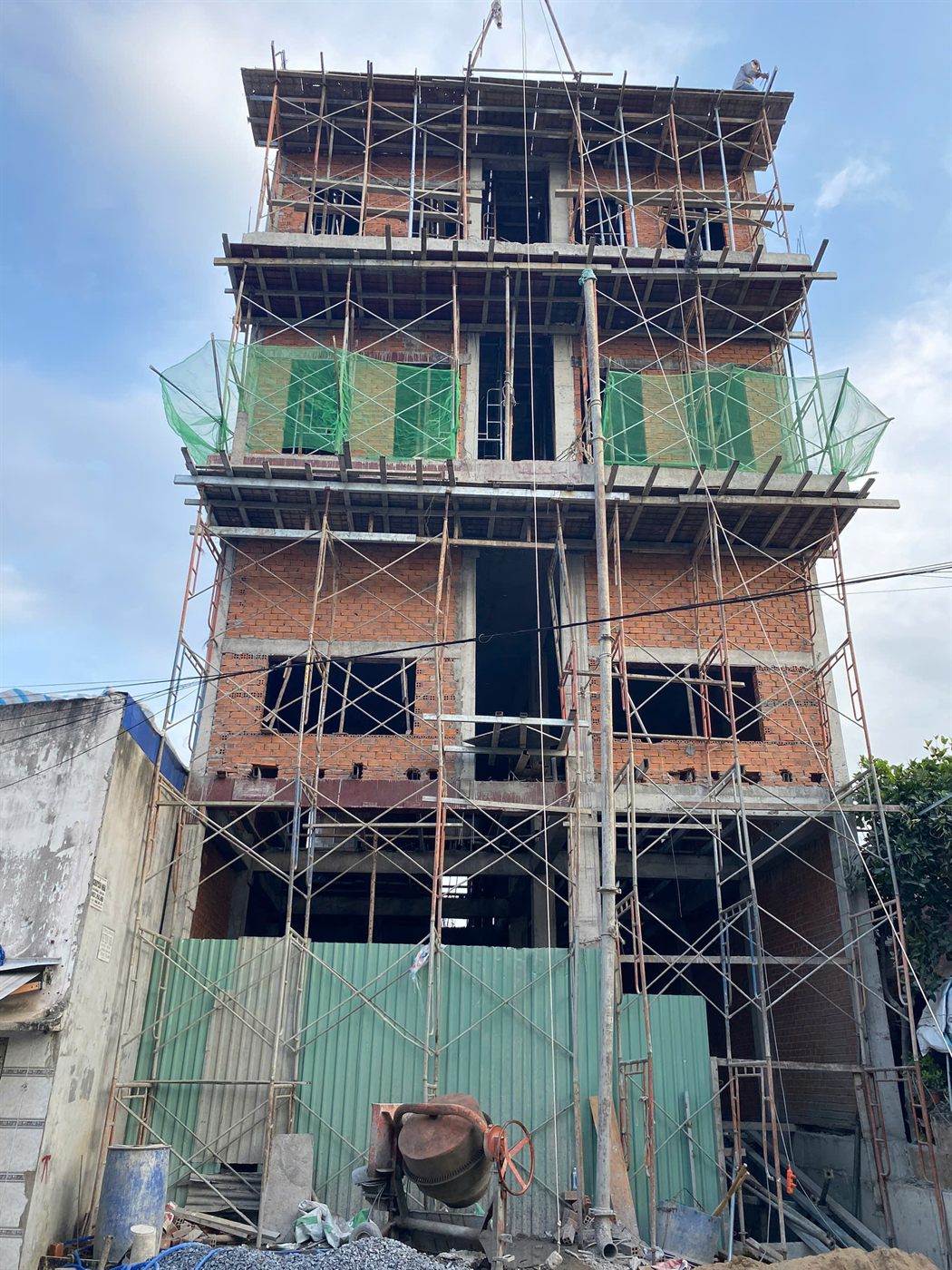 Căn hộ dịch vụ Anh Hùng — Đường 26, P. Cát Lái